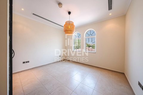 Villa in Jumeirah Park, Dubai 3 bedrooms, 760.97 sq.m. № 138707 - photo 9