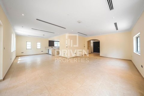 Villa in Jumeirah Park, Dubai 3 bedrooms, 760.97 sq.m. № 138707 - photo 4