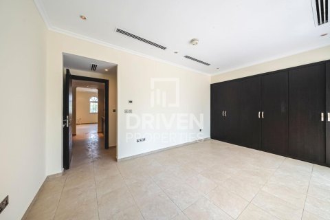 Villa in Jumeirah Park, Dubai 3 bedrooms, 760.97 sq.m. № 138707 - photo 14