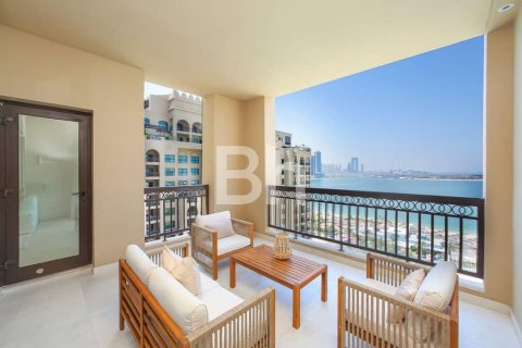 Apartment in Palm Jumeirah, Dubai 2 bedrooms, 161 sq.m. № 21519 - photo 4