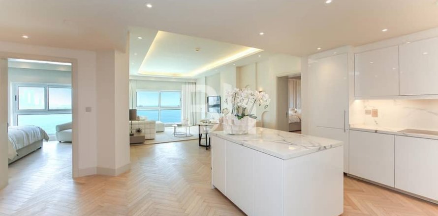 Apartment in Palm Jumeirah, Dubai 2 bedrooms, 161 sq.m. № 21519