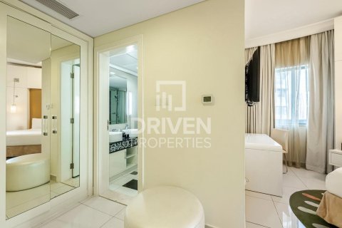 Apartment in Downtown Dubai (Downtown Burj Dubai), Dubai 2 bedrooms, 129.32 sq.m. № 126296 - photo 14