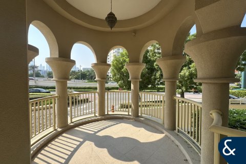 Apartment in Shoreline Apartments, Palm Jumeirah, Dubai 3 bedrooms, 207 sq.m. № 91316 - photo 3