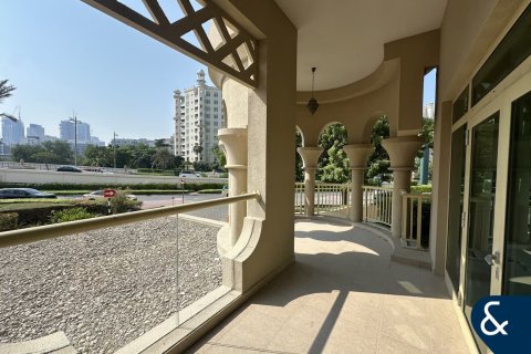 Apartment in Shoreline Apartments, Palm Jumeirah, Dubai 3 bedrooms, 207 sq.m. № 91316 - photo 4