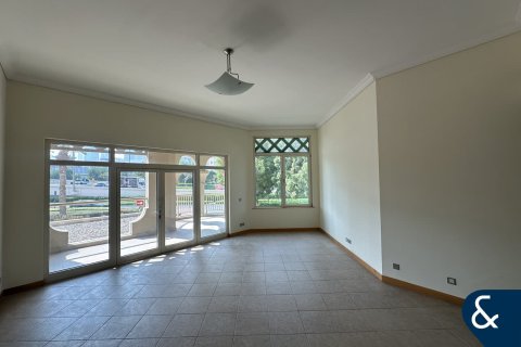 Apartment in Shoreline Apartments, Palm Jumeirah, Dubai 3 bedrooms, 207 sq.m. № 91316 - photo 2