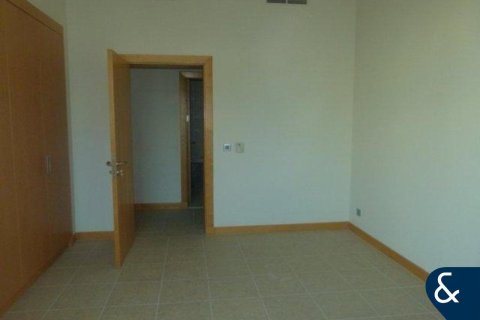 Apartment in Shoreline Apartments, Palm Jumeirah, Dubai 2 bedrooms, 150 sq.m. № 91315 - photo 11