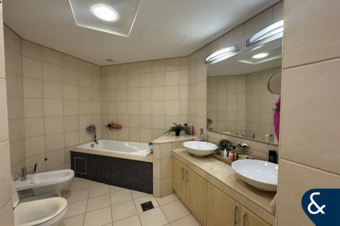 Apartment in Shoreline Apartments, Palm Jumeirah, Dubai 2 bedrooms, 150 sq.m. № 91315 - photo 4