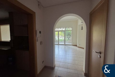 Apartment in Shoreline Apartments, Palm Jumeirah, Dubai 2 bedrooms, 150 sq.m. № 91315 - photo 6