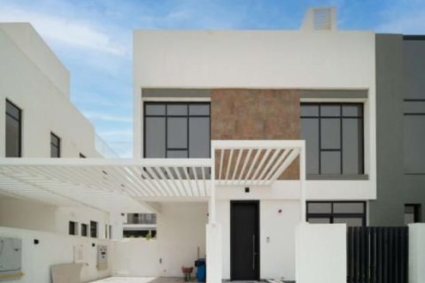 Купить виллу в Jumeirah Luxury, Джумейра Гольф Эстейтс, Дубай: 5 спален, 319м², № 4004 - фото 1