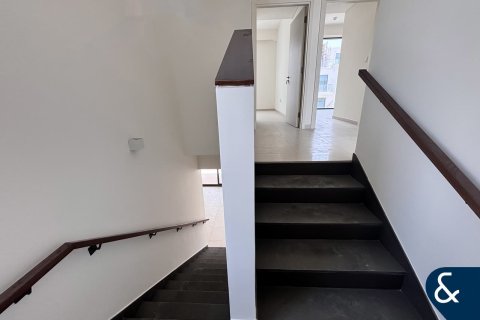 Townhouse in The Valley, Dubai 3 bedrooms, 174 sq.m. № 75094 - photo 15