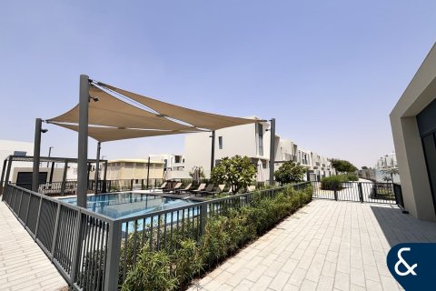 Townhouse in The Valley, Dubai 3 bedrooms, 174 sq.m. № 75094 - photo 17