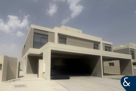 Villa en Dubai South (Dubai World Central), Dubai, 5 dormitorios, 396 m², № 75087 - foto 1