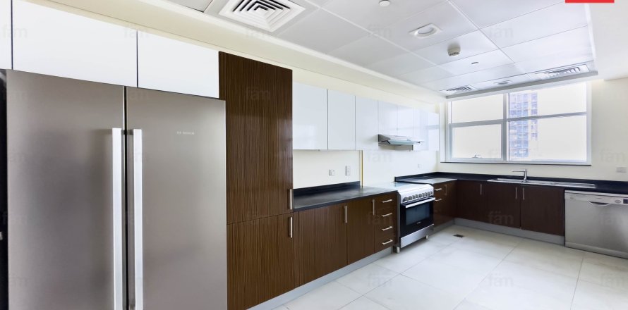 Квартира в Дубай Марине, Дубай, 3 спальни, 226.5м², № 90415