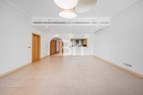 Снять в аренду квартиру в Пальме Джумейре, Дубай: 2 спальни, 186м², № 58648 - фото 3