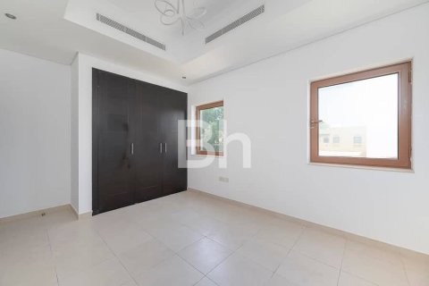 Villa in Al Furjan, Dubai 3 bedrooms, 600 sq.m. № 57742 - photo 5