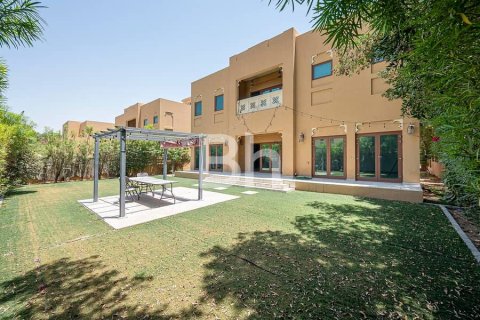 Villa in Al Furjan, Dubai 3 bedrooms, 600 sq.m. № 57742 - photo 1