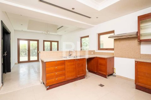 Villa in Al Furjan, Dubai 3 bedrooms, 600 sq.m. № 57742 - photo 17