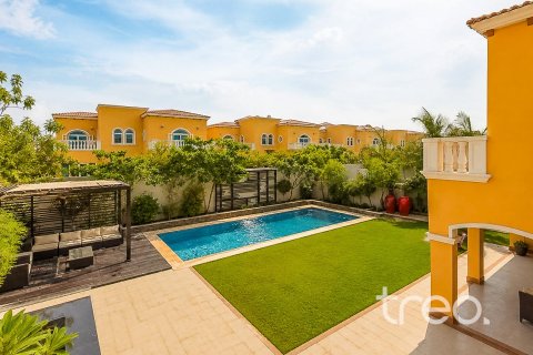 Villa in Legacy, Jumeirah Park, Dubai 5 bedrooms, 797.94 sq.m. № 134586 - photo 2