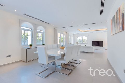 Villa in Legacy, Jumeirah Park, Dubai 5 bedrooms, 797.94 sq.m. № 134586 - photo 7
