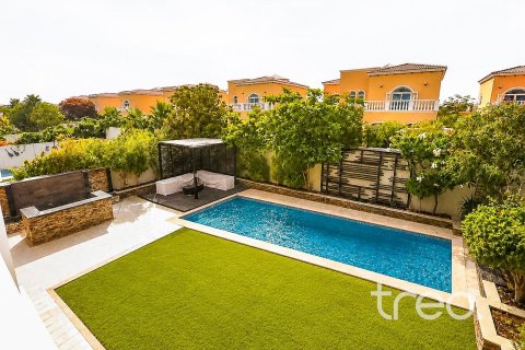 Villa in Legacy, Jumeirah Park, Dubai 5 bedrooms, 797.94 sq.m. № 134586 - photo 3