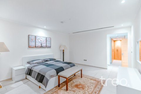 Villa in Legacy, Jumeirah Park, Dubai 5 bedrooms, 797.94 sq.m. № 134586 - photo 11