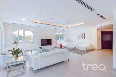 Villa in Legacy, Jumeirah Park, Dubai 5 bedrooms, 797.94 sq.m. № 134586 - photo 5