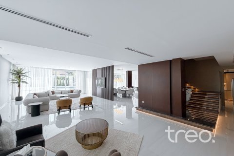 Снять в аренду виллу в Regional, Jumeirah Park, Дубай: 5 спален, 435.62м², № 134590 - фото 17