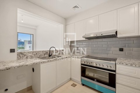 Townhouse in Damac Lagoons, Dubai 4 bedrooms, 144 sq.m. № 140208 - photo 13