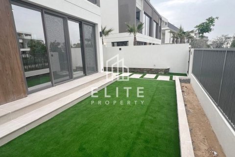 Снять в аренду виллу в Aura, Tilal Al Ghaf, Дубай: 4 спальни, № 69800 - фото 1