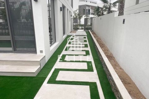 Снять в аренду виллу в Aura, Tilal Al Ghaf, Дубай: 4 спальни, № 69800 - фото 25