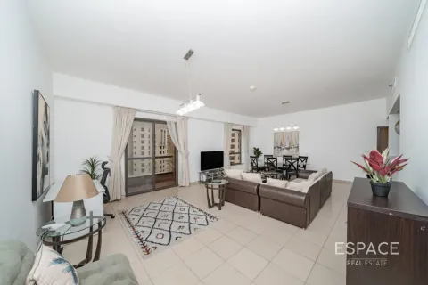 Apartment in Jumeirah Beach Residence, Dubai 1 bedroom, 107 sq.m. № 122429