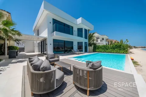 Вилла в Пальме Джумейре, Дубай, 5 спален, 505м², № 122449
