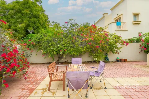 Villa en Springs 15, The Springs, Dubai, 2 dormitorios, 167 m², № 122450 - foto 10