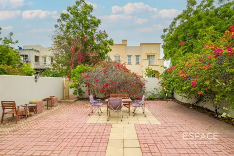 Villa en Springs 15, The Springs, Dubai, 2 dormitorios, 167 m², № 122450 - foto 16