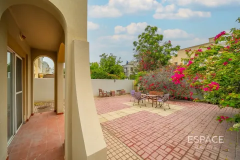 Villa en Springs 15, The Springs, Dubai, 2 dormitorios, 167 m², № 122450 - foto 15