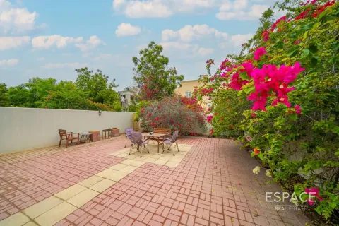 Villa en Springs 15, The Springs, Dubai, 2 dormitorios, 167 m², № 122450 - foto 14