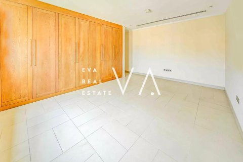 Снять в аренду квартиру в Джумейре, Дубай: 4 спальни, 509.93м², № 52777 - фото 2