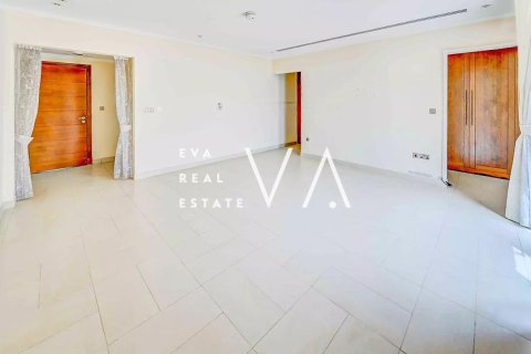 Снять в аренду квартиру в Джумейре, Дубай: 4 спальни, 509.93м², № 52777 - фото 3