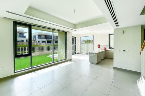 Villa en Dubai Hills Estate, Dubai, 5 dormitorios, 254 m², № 100704 - foto 2