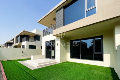 Villa en Dubai Hills Estate, Dubai, 5 dormitorios, 254 m², № 100704 - foto 10