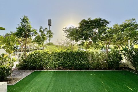 Villa en Dubai Hills Estate, Dubai, 5 dormitorios, 289 m², № 100704 - foto 28