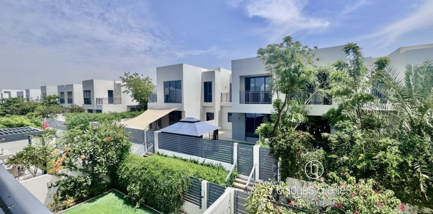 Villa en Dubai Hills Estate, Dubai, 3 dormitorios, 212 m², № 100705