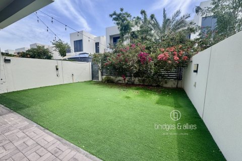 Villa en Dubai Hills Estate, Dubai, 3 dormitorios, 212 m², № 100705 - foto 2