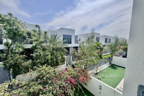 Villa en Dubai Hills Estate, Dubai, 3 dormitorios, 212 m², № 100705 - foto 24