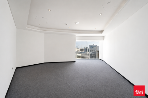 Office in Sheikh Zayed Road, Dubai 217.6 sq.m. № 109143 - photo 4
