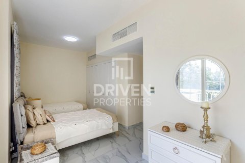 Снять в аренду виллу в The Springs, Дубай: 2 спальни, 212м², № 87598 - фото 4