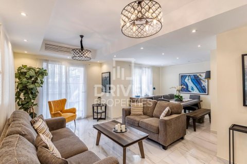 Снять в аренду виллу в The Springs, Дубай: 2 спальни, 212м², № 87598 - фото 7