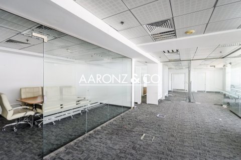 Снять в аренду офис в Джумейра Лейк Тауэрс, Дубай: 164м², № 95349 - фото 2