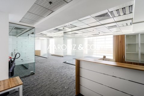 Снять в аренду офис в Джумейра Лейк Тауэрс, Дубай: 164м², № 95349 - фото 7