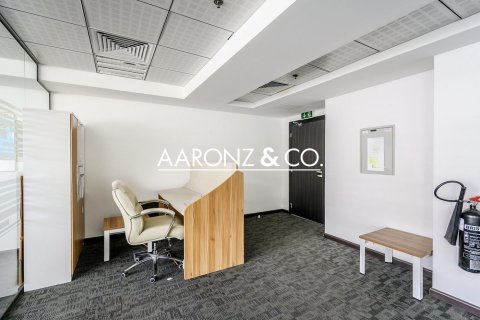 Снять в аренду офис в Джумейра Лейк Тауэрс, Дубай: 164м², № 95349 - фото 4